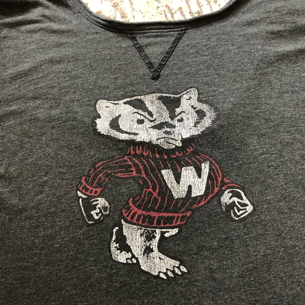 Bucky Badger UW-Madison small low back tee grey